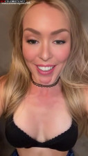 AI Colleen Wolfe has beautiful tits that you can't take your eyes off of