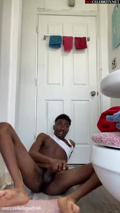 AI Marques Brownlee (MKBHD) is on the floor masturbating his big dick - DeepFakesCeleb