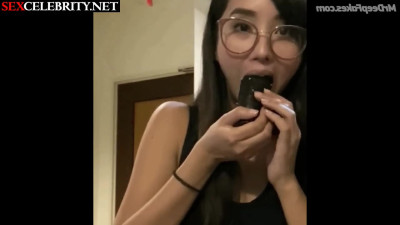 Face swap Alodia Gosiengfiao sticks a small dilto in her pussy